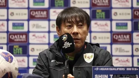腾讯电竞盛典比赛环境：耐克联名，限量鞋款抢眼